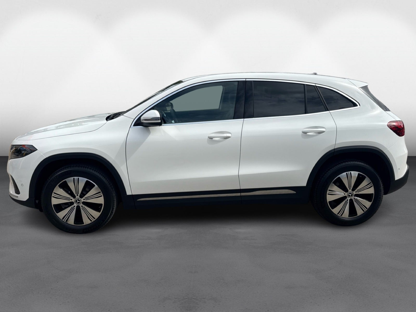 Hvid Mercedes EQA250 fra 2025