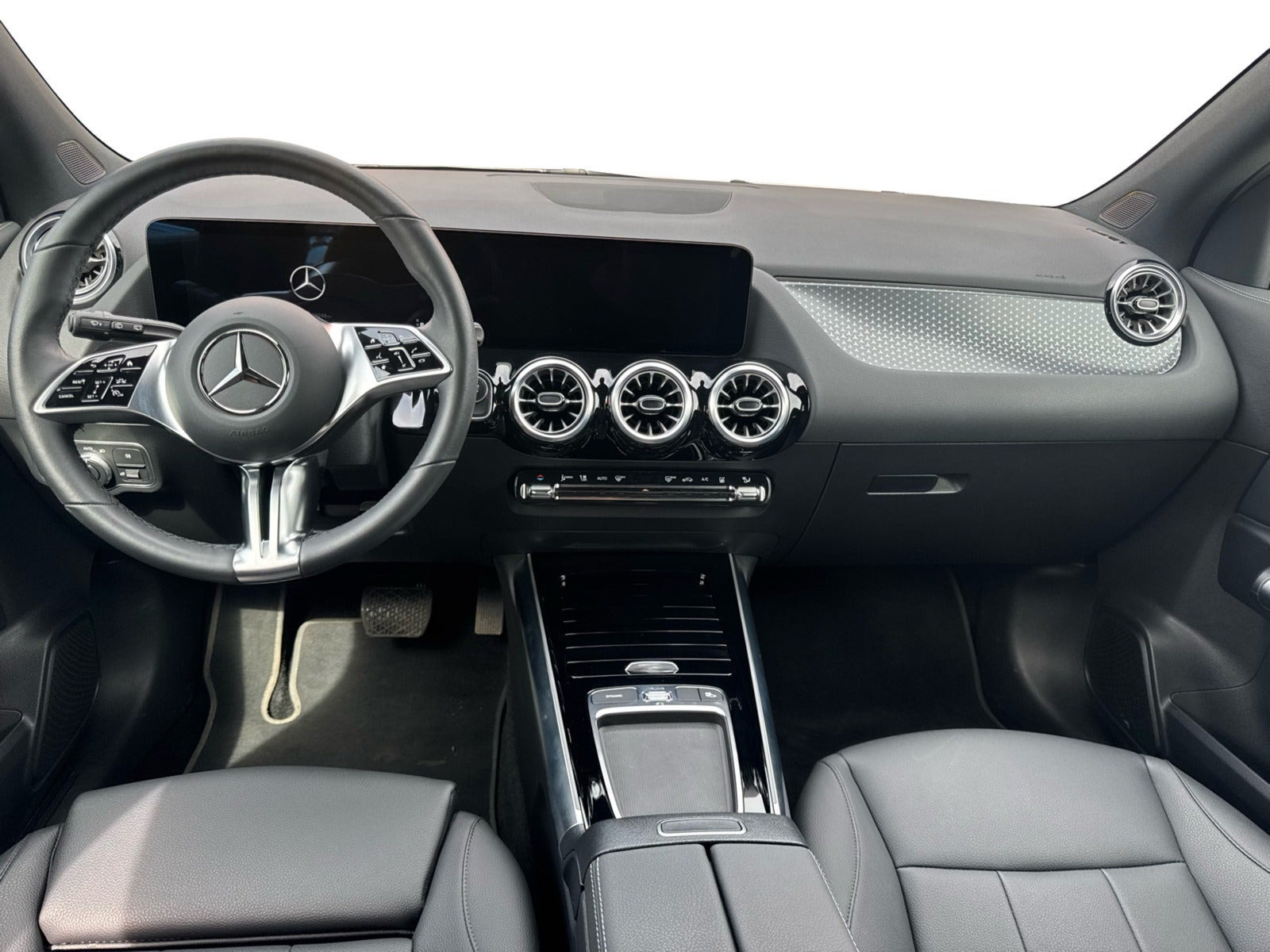 Hvid Mercedes EQA250 fra 2025
