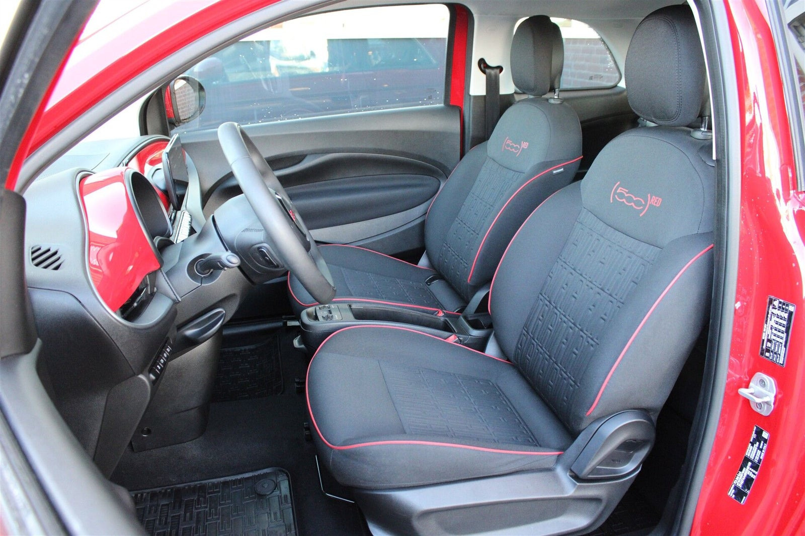 Rød Fiat 500e fra 2022