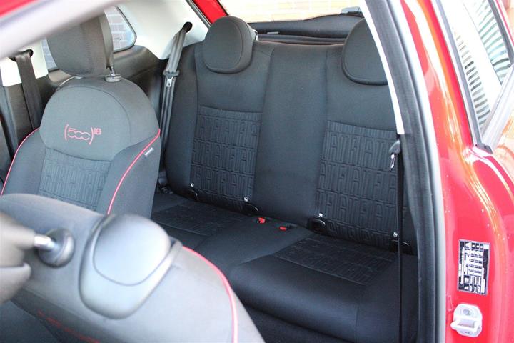 Rød Fiat 500e fra 2022