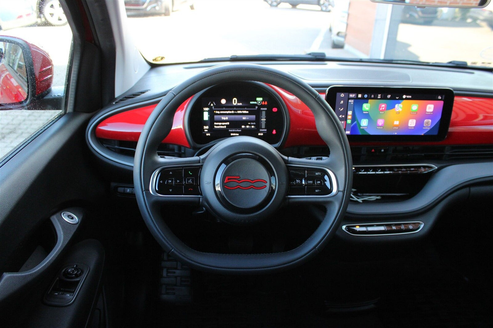 Rød Fiat 500e fra 2022