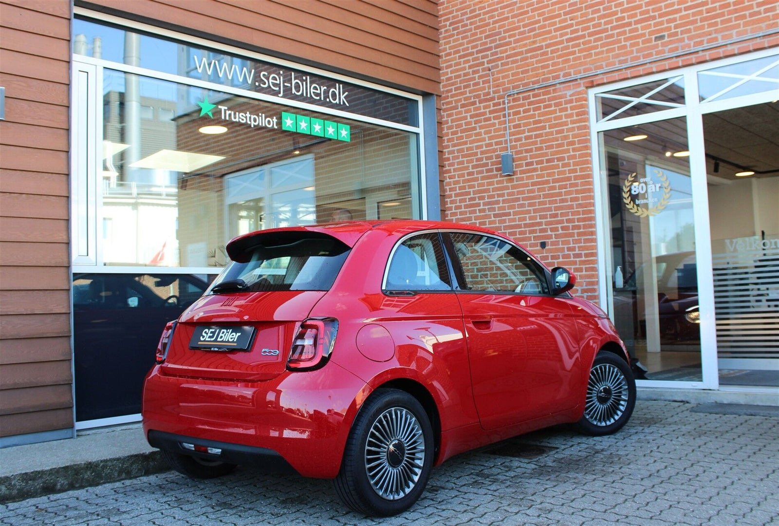 Rød Fiat 500e fra 2022