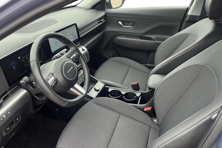 Blå Hyundai Kona fra 2025