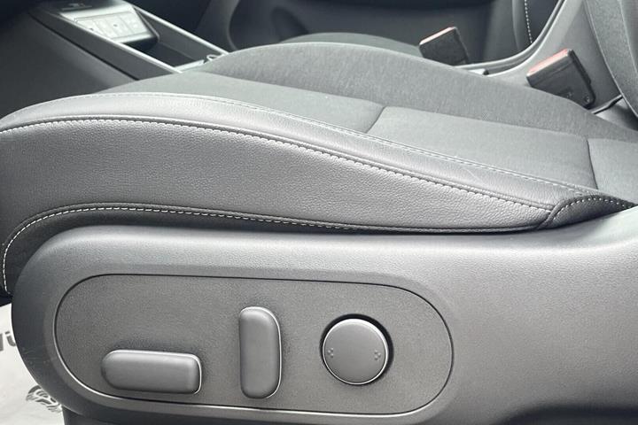 Blå Hyundai Kona fra 2025