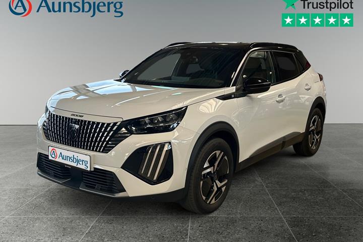 Hvid Peugeot e-2008 fra 2025 set udefra