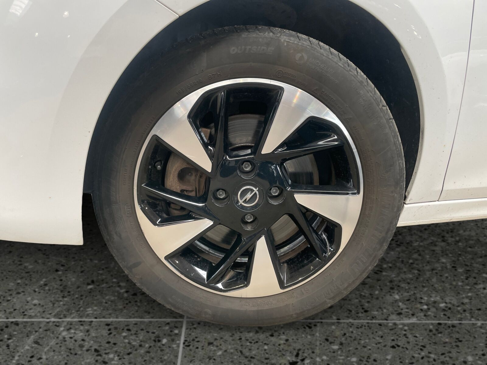 Sort Opel Corsa-e fra 2021