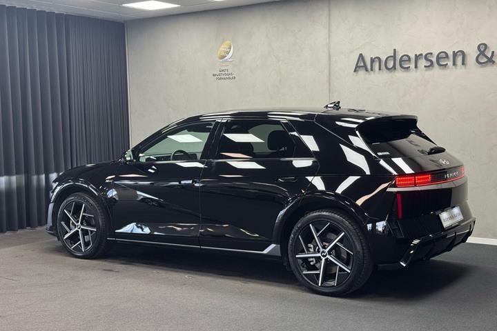 Sort Hyundai Ioniq 5 fra 2025