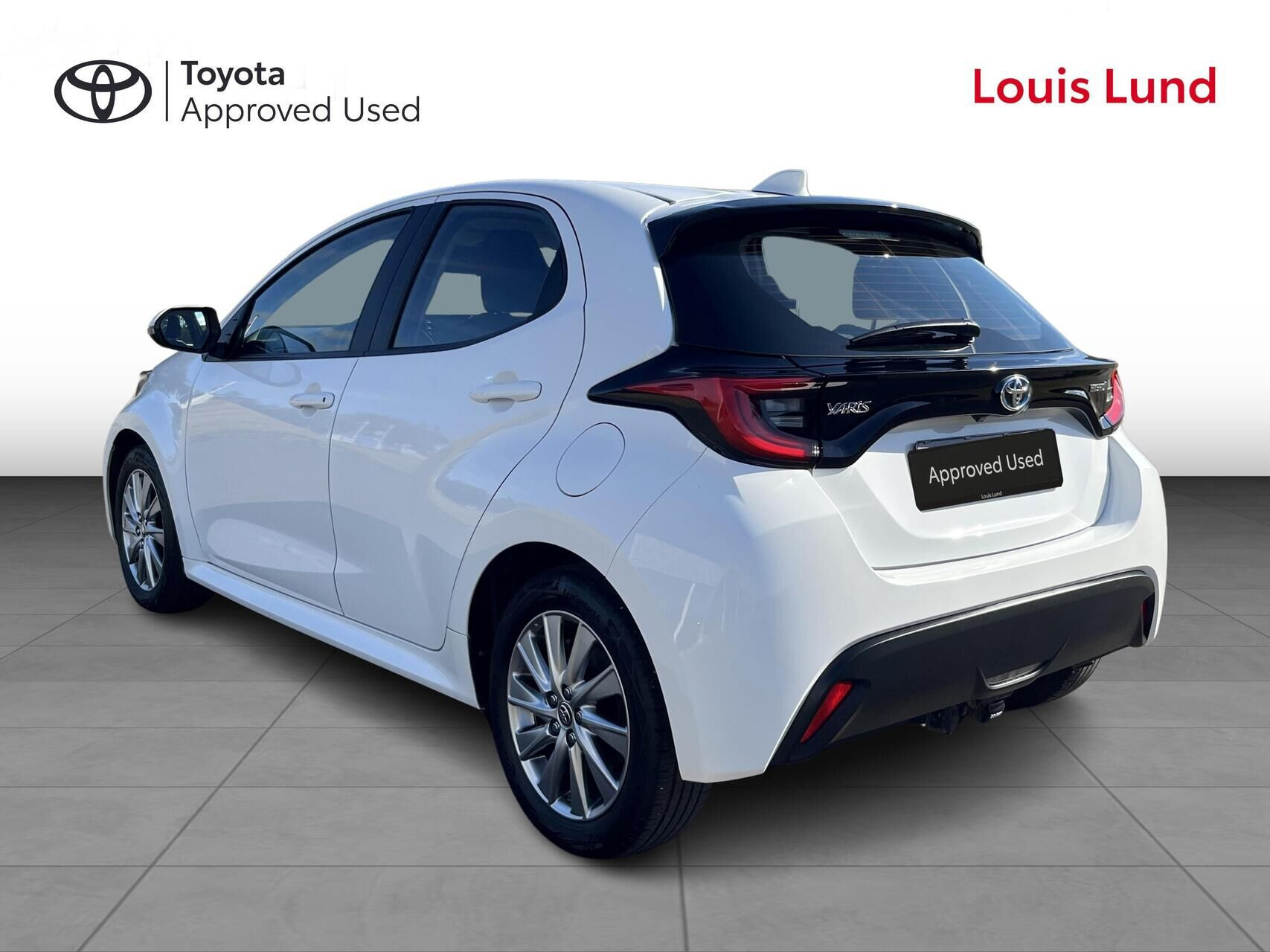 Hvid Toyota Yaris fra 2023