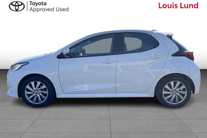 Hvid Toyota Yaris fra 2023