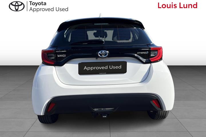 Hvid Toyota Yaris fra 2023