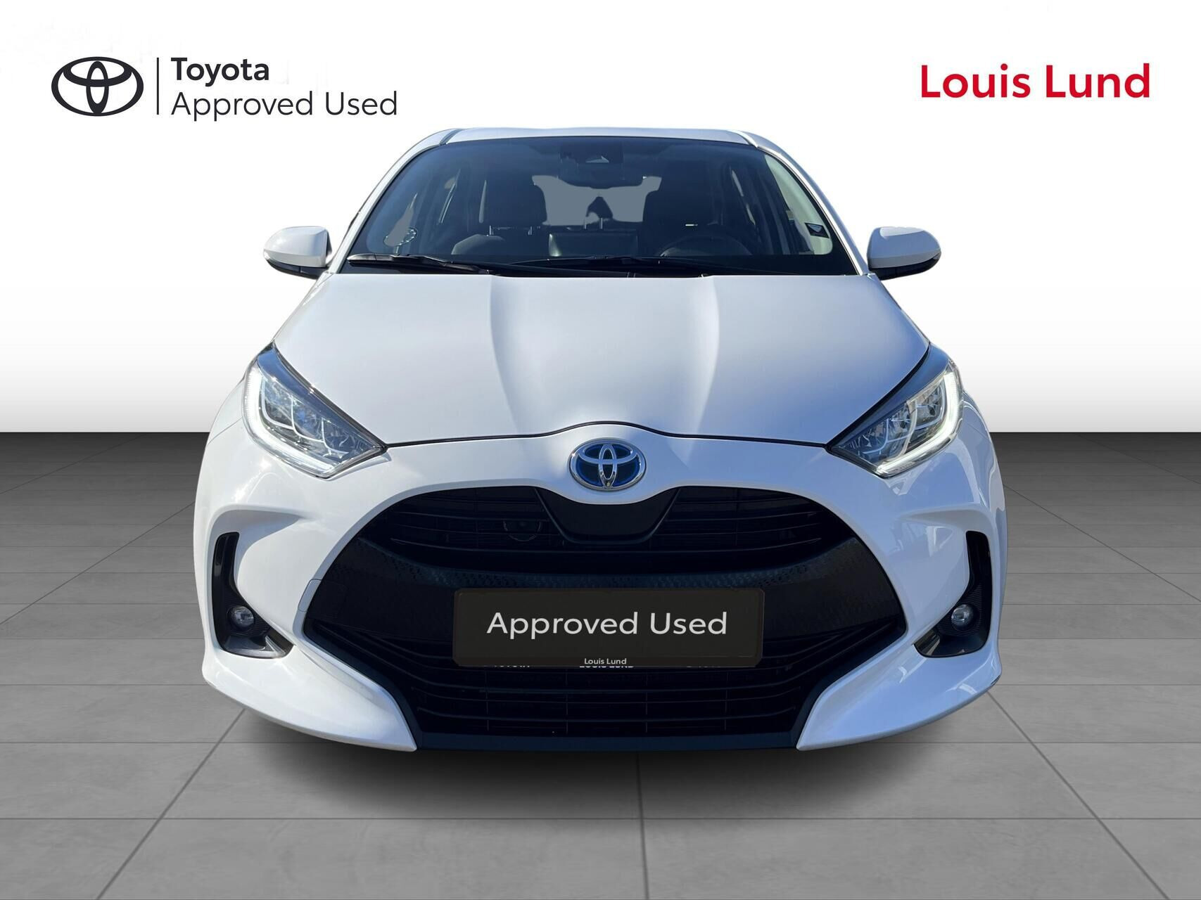 Hvid Toyota Yaris fra 2023