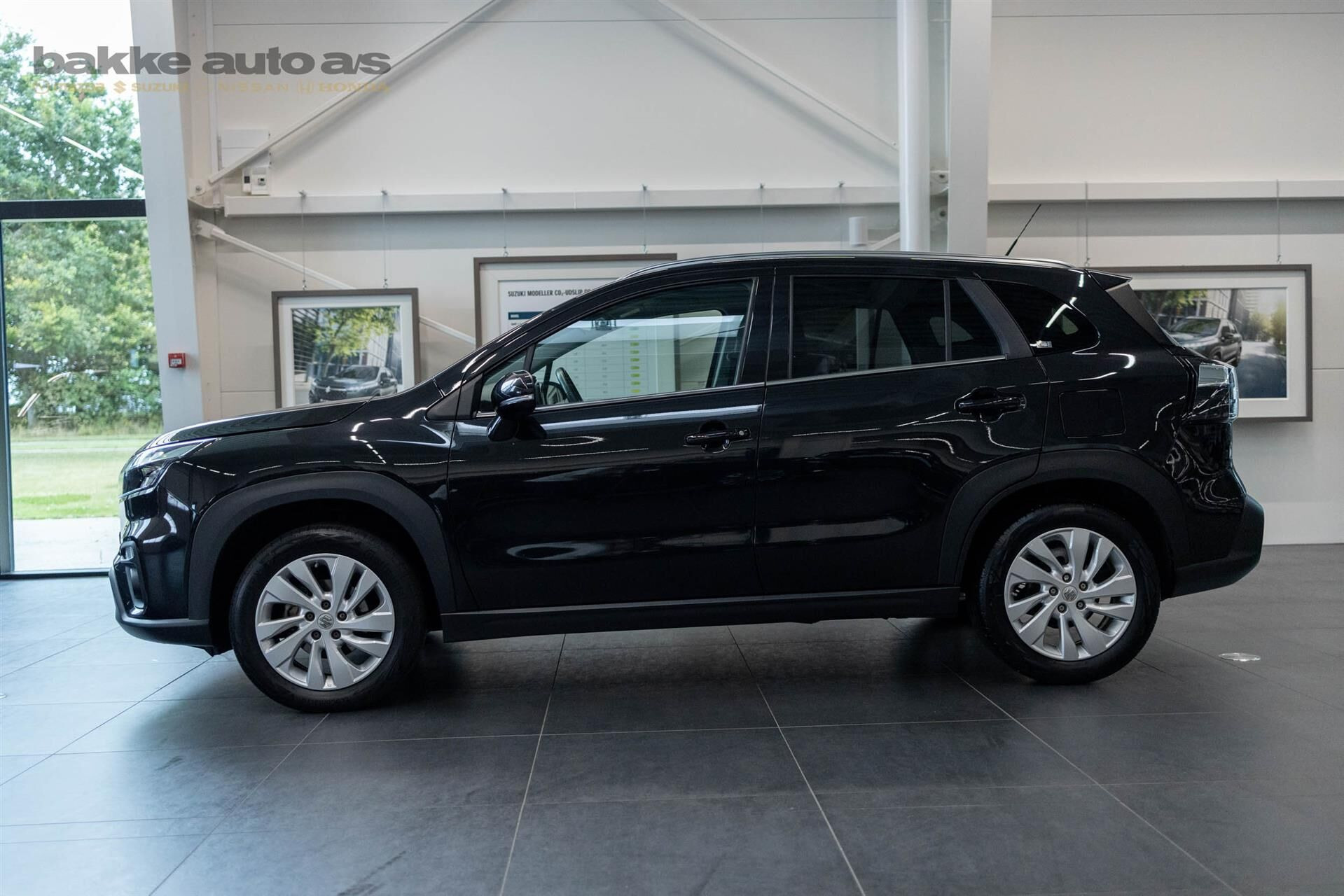 Sort Suzuki Vitara fra 2024