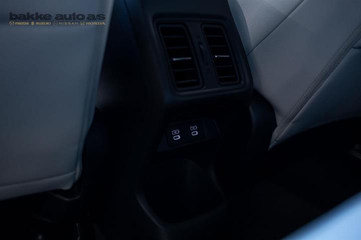 Sort Honda e:Ny1 fra 2024