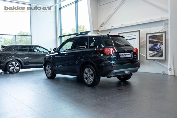 Sort Suzuki S-Cross fra 2022