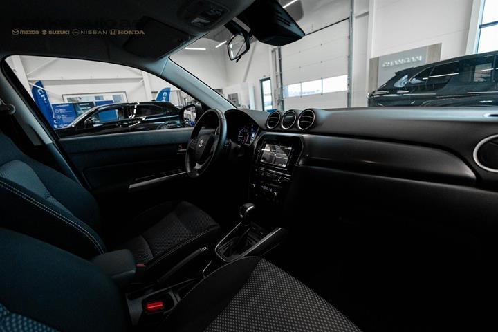 Sort Suzuki S-Cross fra 2022