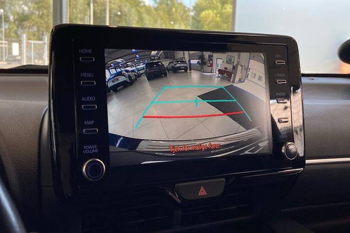 Blå Toyota Yaris fra 2021
