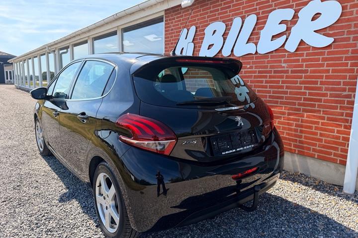 undefined Peugeot 208 fra 2016