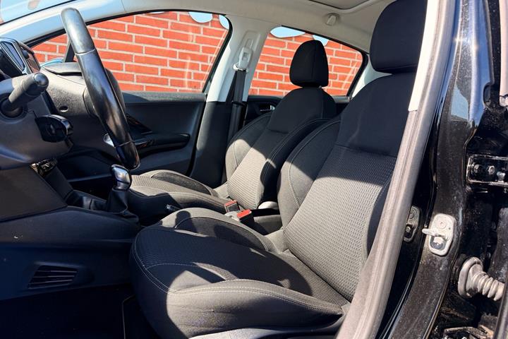 undefined Peugeot 208 fra 2016