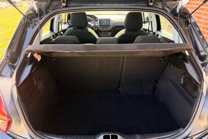 undefined Peugeot 208 fra 2016
