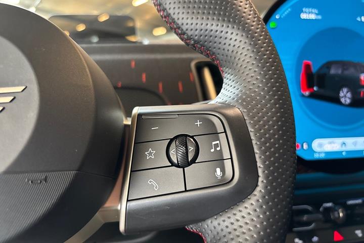 Grå Mini Countryman fra 2025