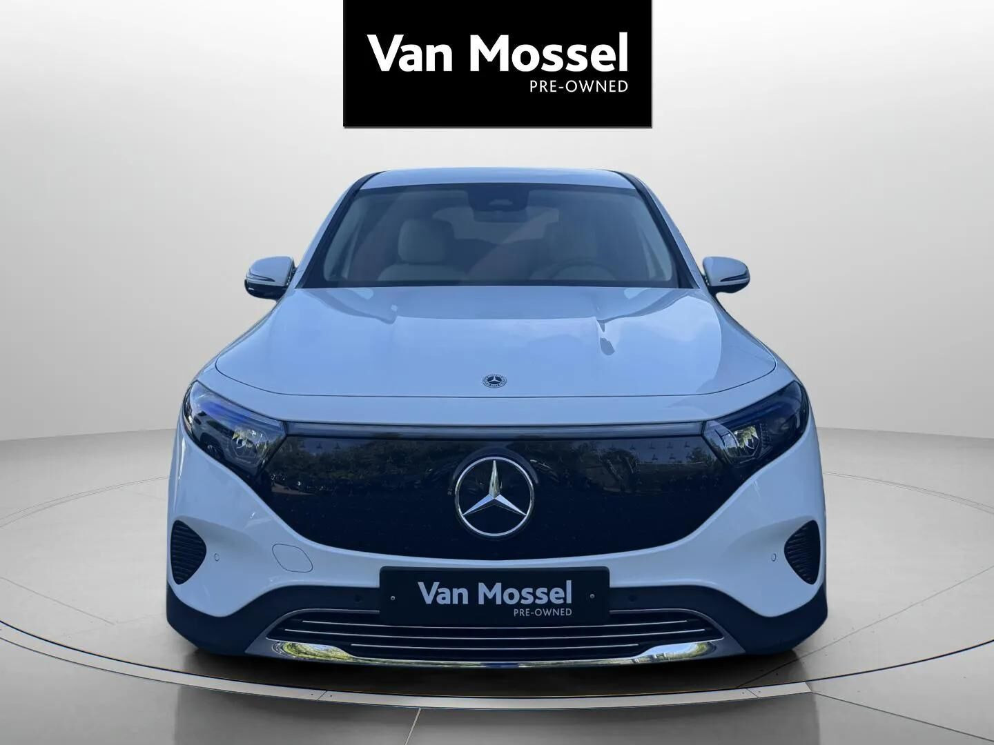 Hvid Mercedes EQB 250+ fra 2025