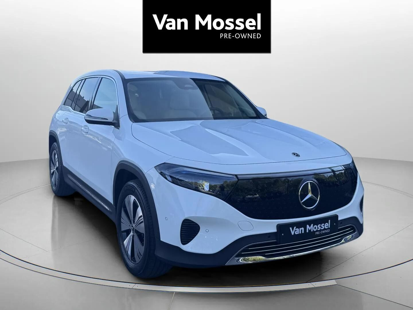 Hvid Mercedes EQB 250+ fra 2025