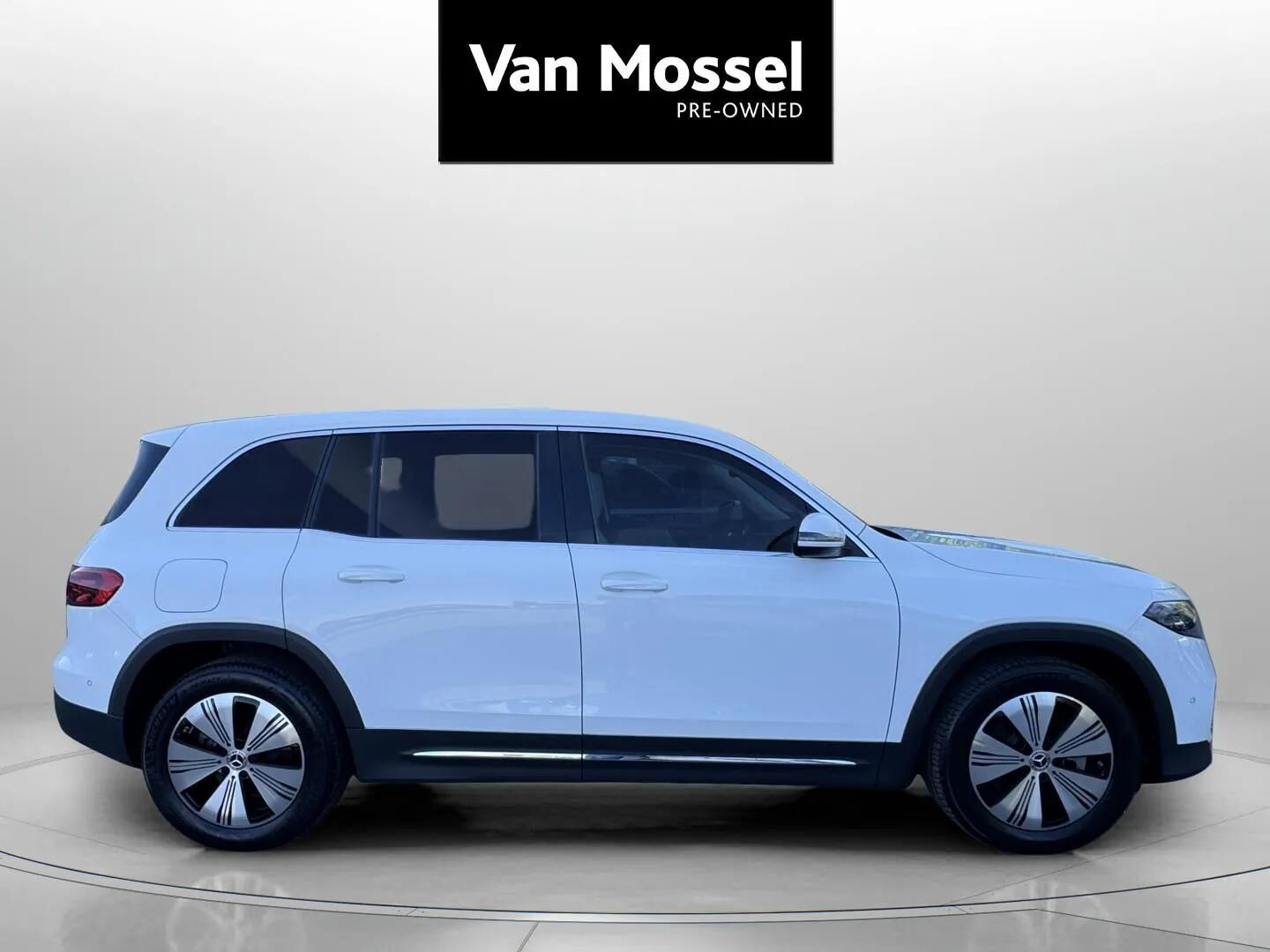 Hvid Mercedes EQB 250+ fra 2025