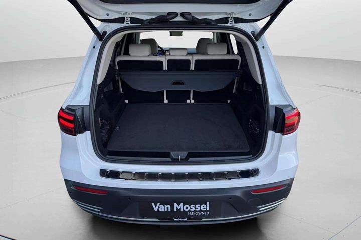 Hvid Mercedes EQB 250+ fra 2025
