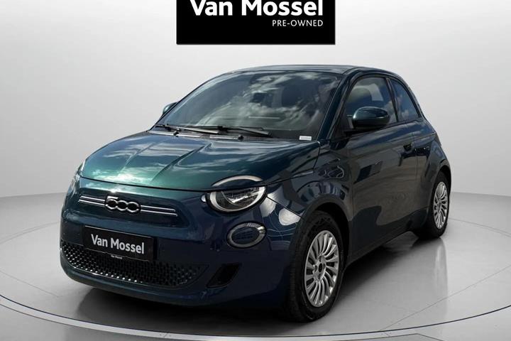 Grøn Fiat 500e fra 2023