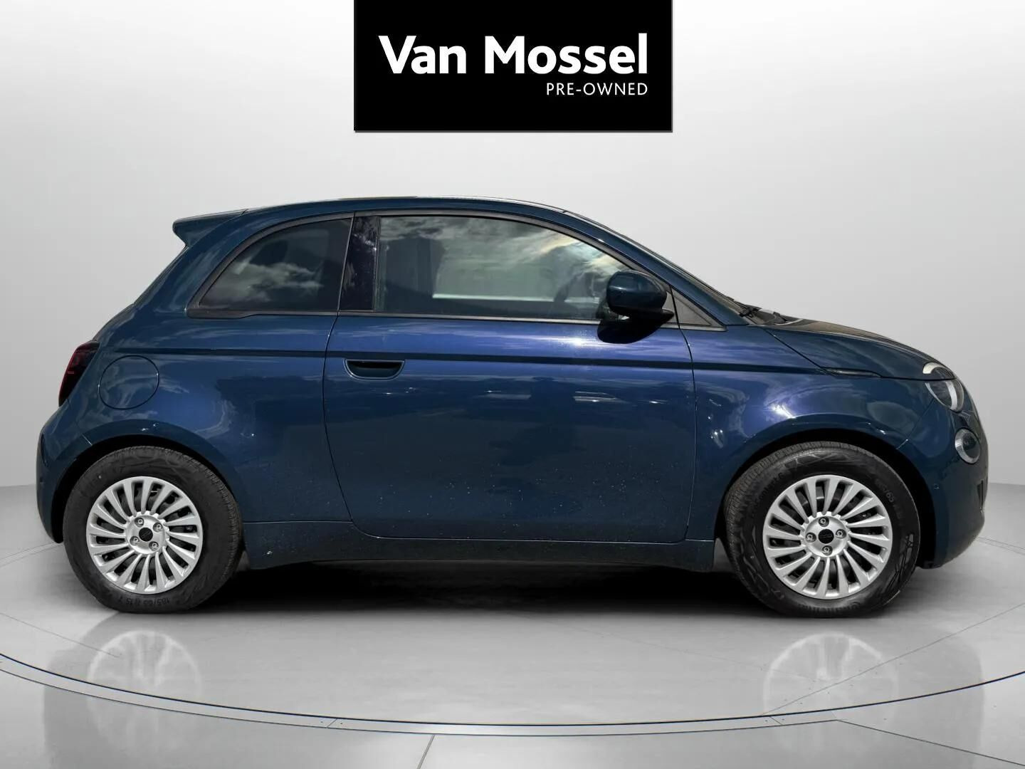 Grøn Fiat 500e fra 2023