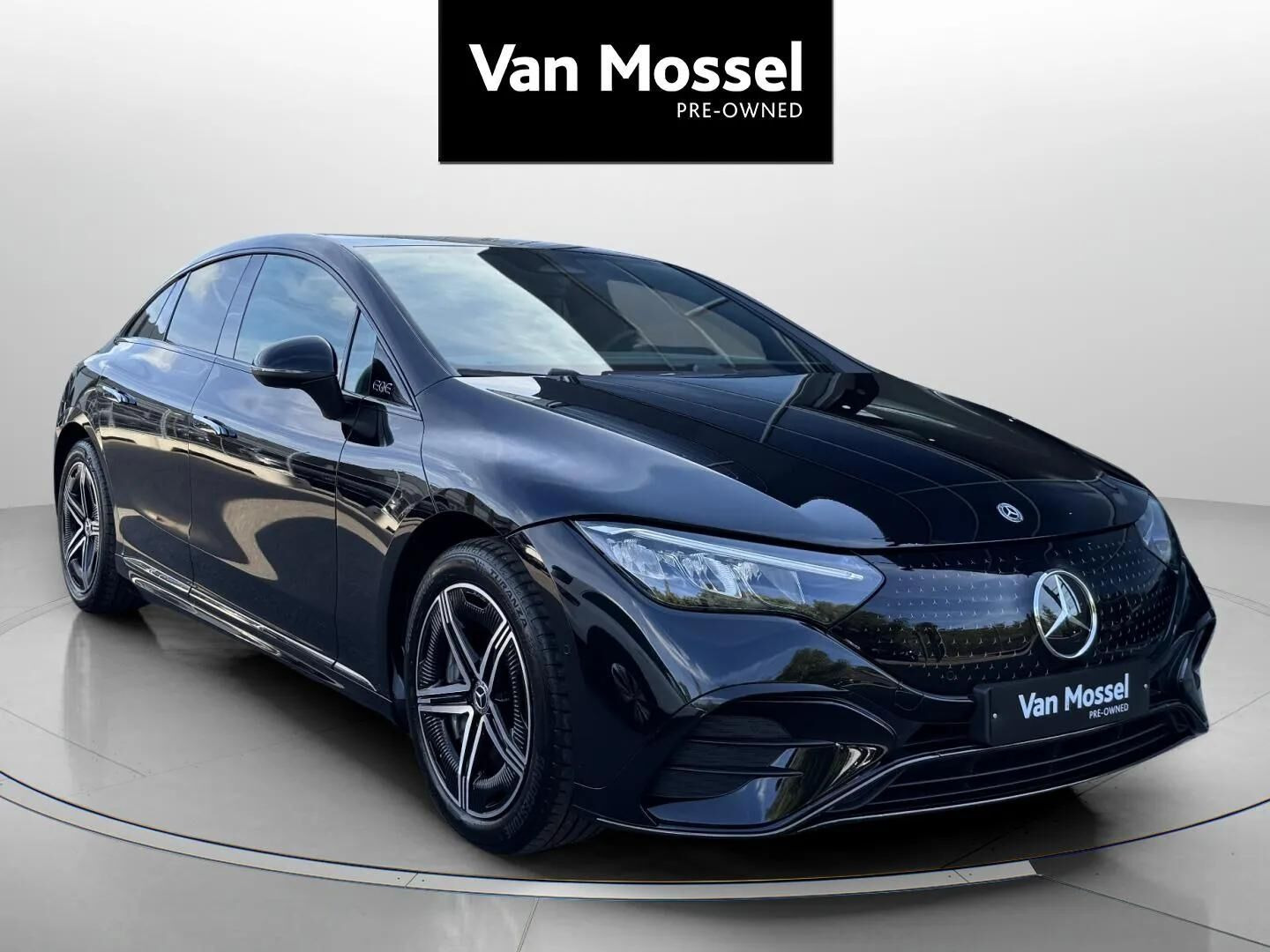 Grå Mercedes EQE 350+ fra 2025