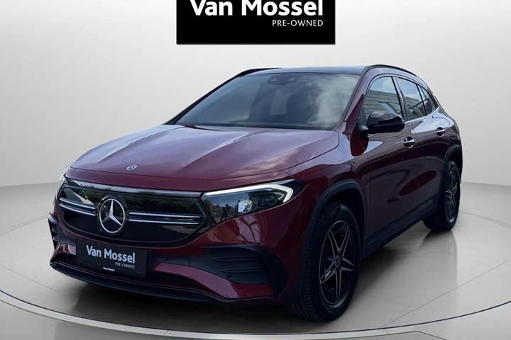 Rød Mercedes EQA 250 fra 2025