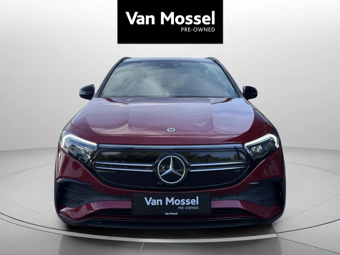Rød Mercedes EQA 250 fra 2025