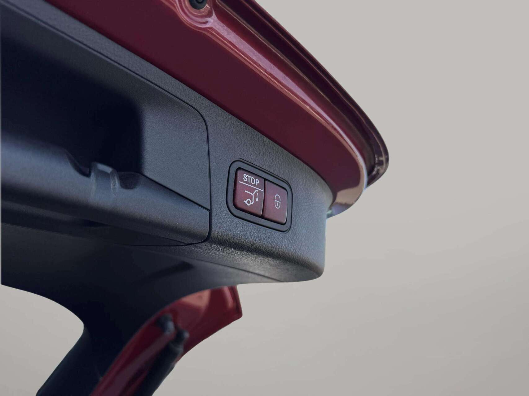 Rød Mercedes EQA 250 fra 2025