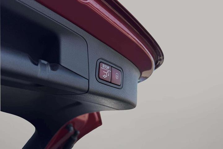 Rød Mercedes EQA 250 fra 2025