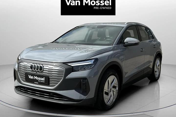 Sølv Audi Q4 fra 2023