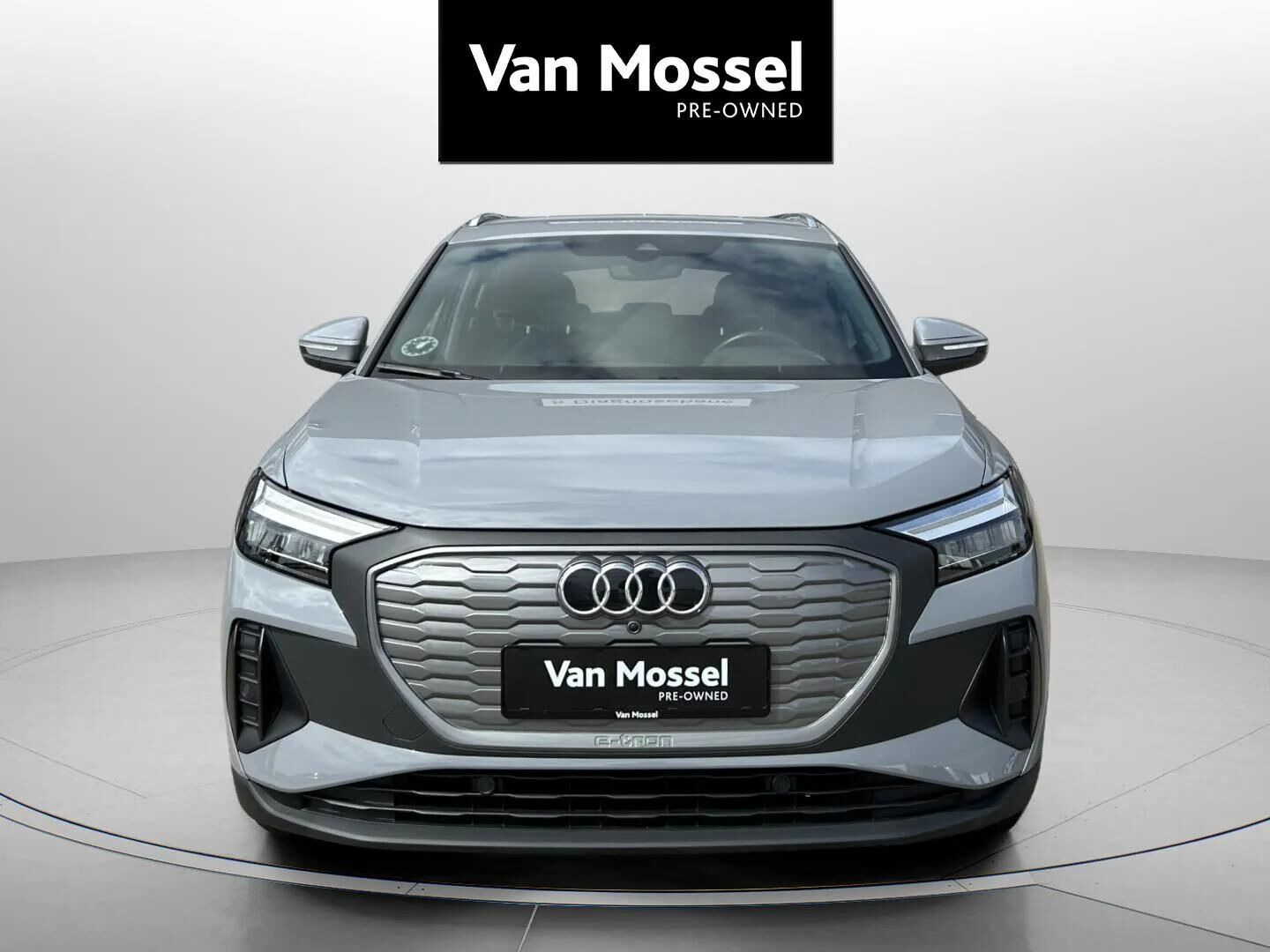 Sølv Audi Q4 fra 2023