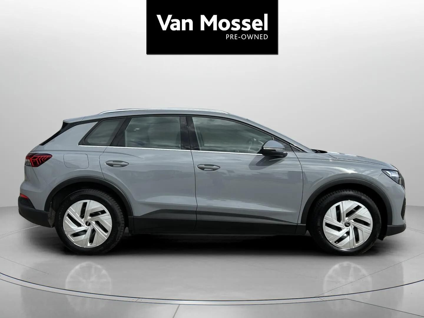 Sølv Audi Q4 fra 2023