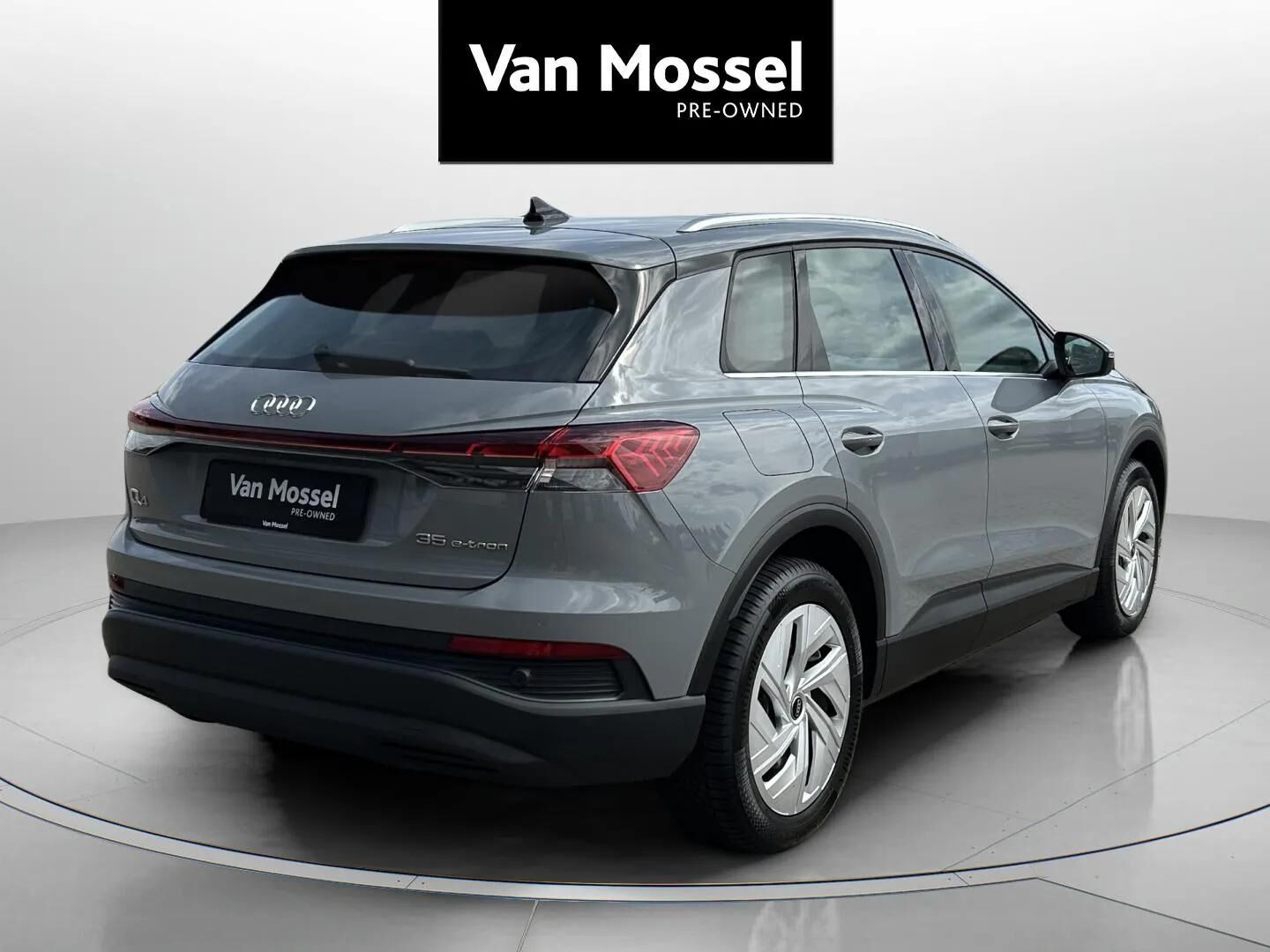 Sølv Audi Q4 fra 2023