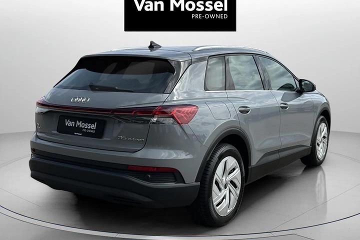 Sølv Audi Q4 fra 2023