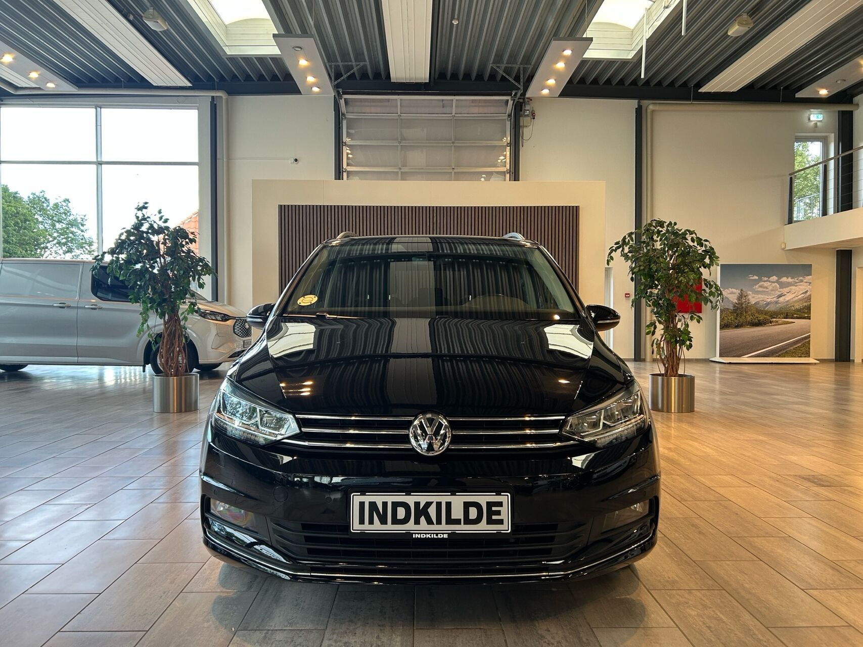 Sort VW Touran fra 2019