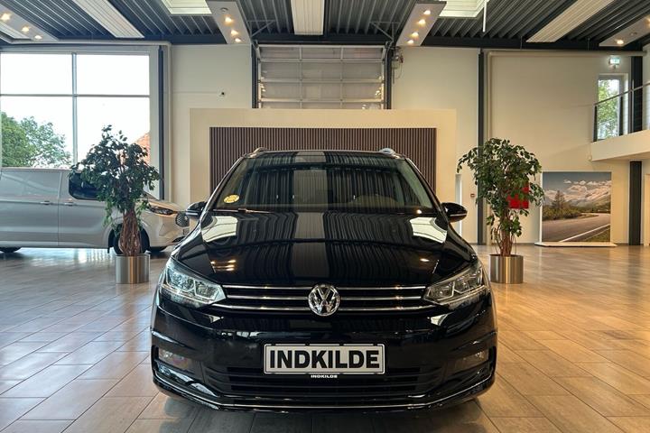 Sort VW Touran fra 2019