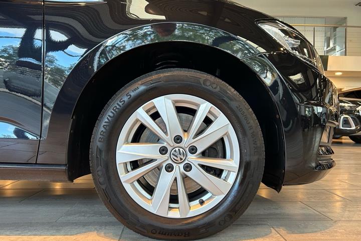 Sort VW Touran fra 2019