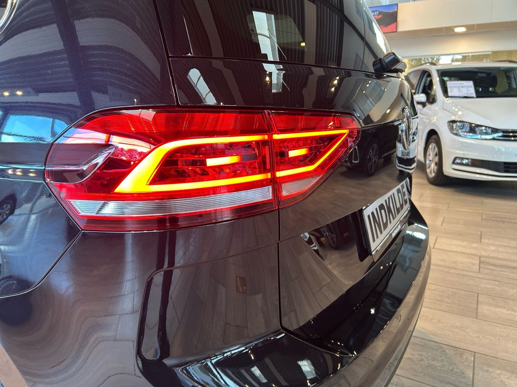 Sort VW Touran fra 2019