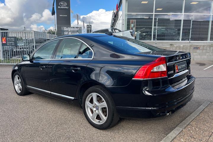 Sort Volvo S80 fra 2014