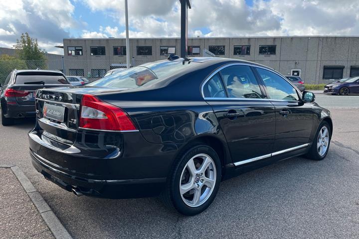 Sort Volvo S80 fra 2014