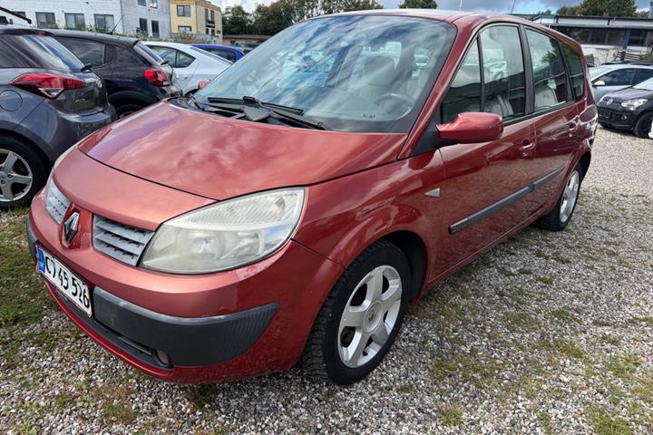 Rød Renault Grand Scenic I fra 2006