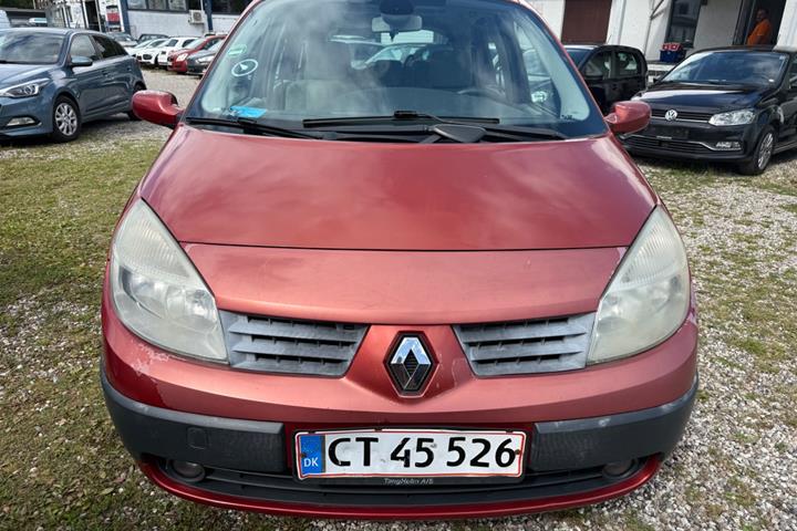 Rød Renault Grand Scenic I fra 2006