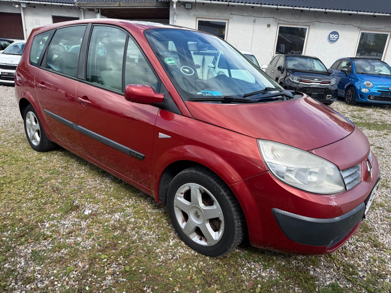 Rød Renault Grand Scenic I fra 2006