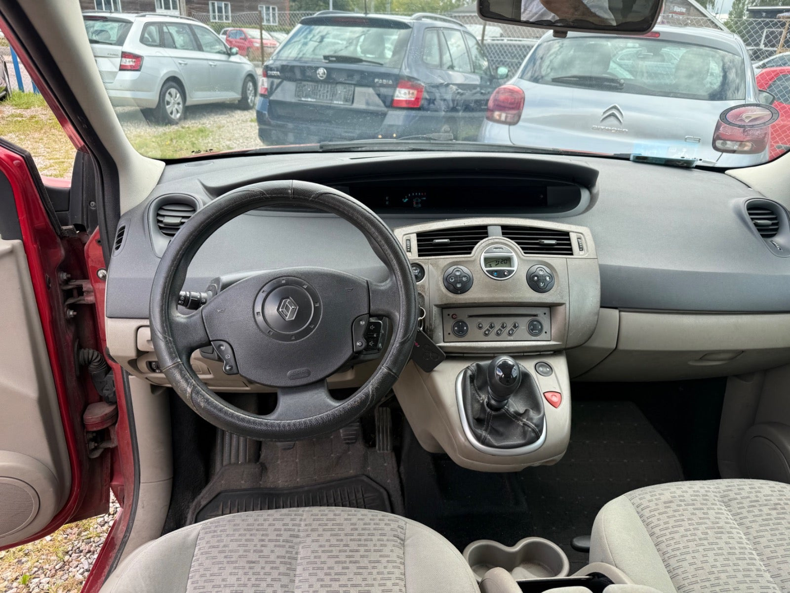 Rød Renault Grand Scenic I fra 2006